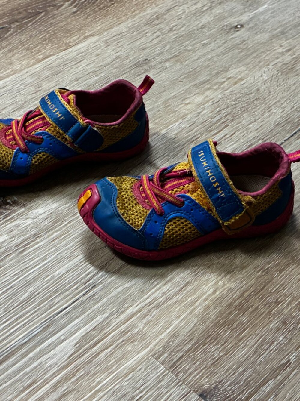Tsukihoshi size 9.5 girl velcro closure shoes